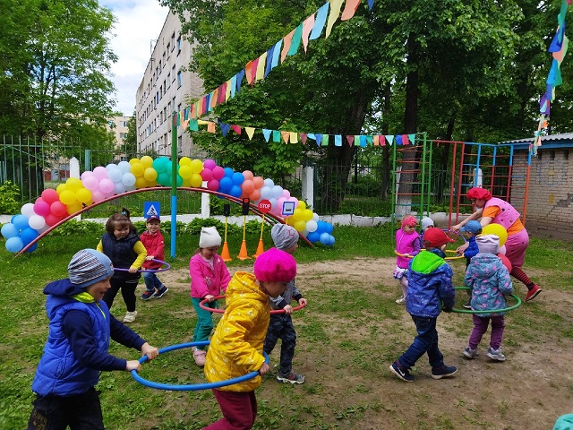 Праздничные программы на праздник для детей - заказать в Москве